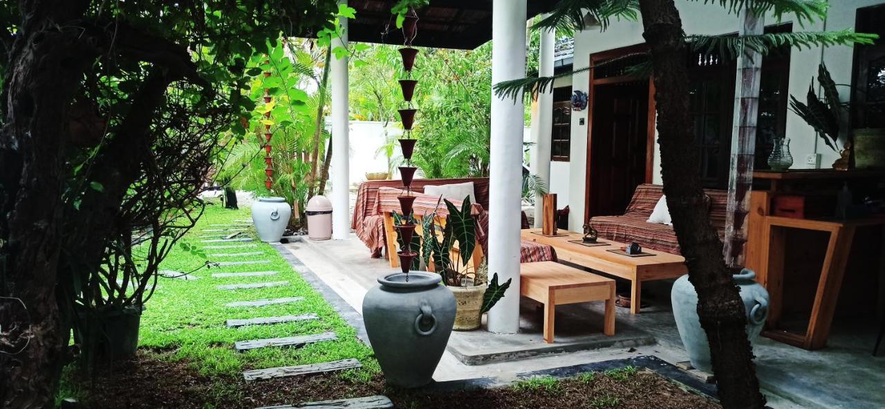 Rituale Guest House - Surf & Yoga Mirissa Exterior photo