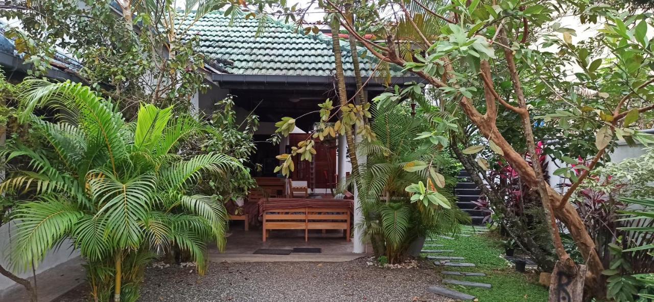 Rituale Guest House - Surf & Yoga Mirissa Exterior photo